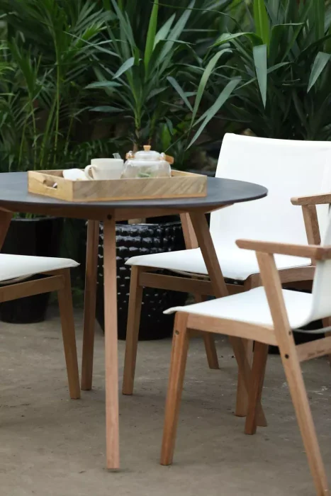 Mesa de comedor Dekton redonda en Madera natural - Mesas de comedor, Uruguay | Balcony