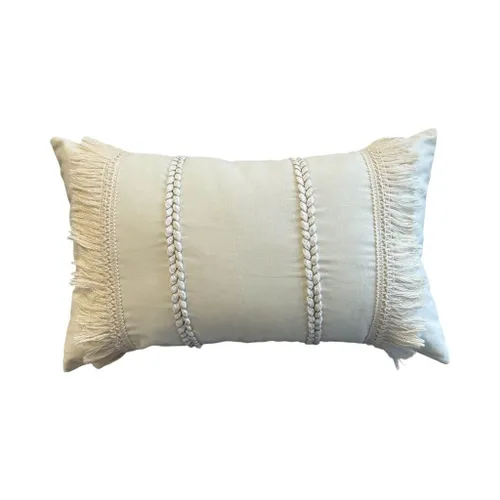 ALMOHADON TRENZAS Y FLECOS 50x30CM CREMA en Off-white - Textiles, Uruguay | Decohogar