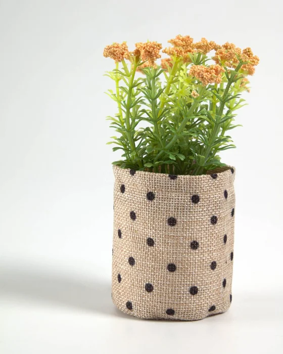 Planta artificial Leonitis leonurus con maceta de rafia 13 cm en Amarillo, Verde - Macetas, Uruguay | Kavehome, vista 3