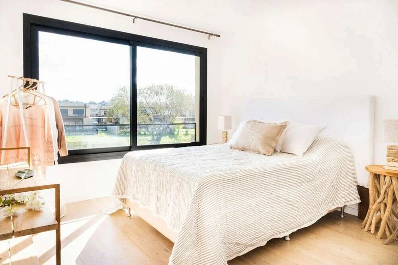 RESPALDO CON FUNDA DESMONTABLE - JEAN BLANCO LAVABLE en Blanco - Respaldos de cama, Uruguay | La Iberica, vista 3