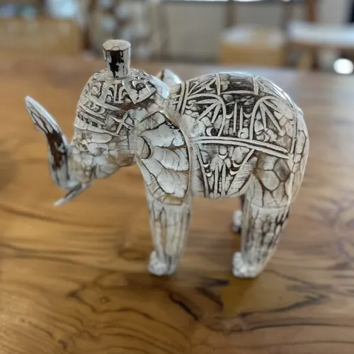Elefante tallado en madera color blanco en Blanco - Decoración, Uruguay | Balihai