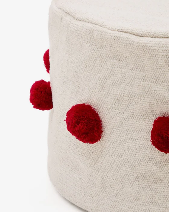 Puf Manua de algodón beige con borlas - rojo Ø 40 cm en Multicolor - Butacas, banquetas y puffs, Uruguay | Kavehome, vista 2