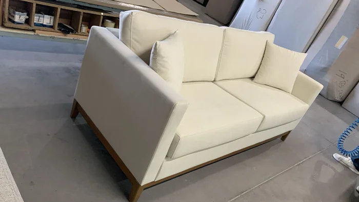Sofá Felini 3 cuerpos (200cm) – Blanco Aqua Block en Blanco - Sillones y sofás, Uruguay | Berna Home, vista 4