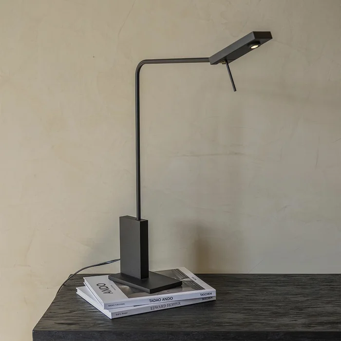 Lámpara de mesa Slim Black en Negro - Lámparas de mesa, Uruguay | De Arcos