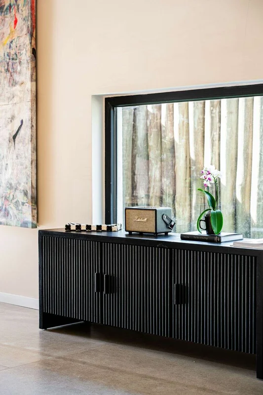 RACK STUDIO TOTAL BLACK - 1.62 MTS - 3 PUERTAS en Negro - Muebles para TV, Uruguay | La Iberica, vista 4