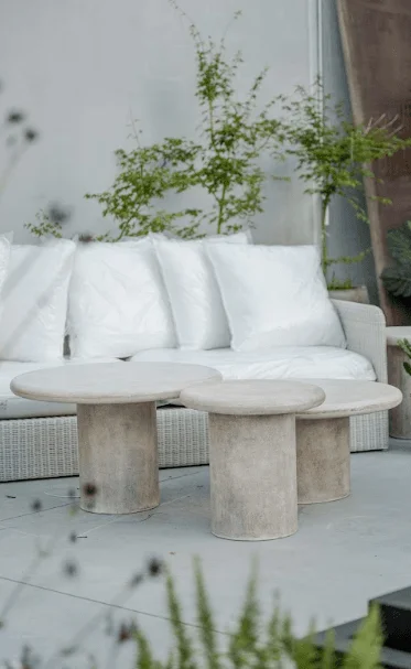 MESA LATERAL REDONDA CEMENTO 50X53 WEATHERED CREAM en Gris - Muebles para el exterior, Uruguay | Masinfinito Casa, vista 2