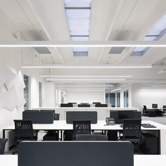 Luminaria Lineal LED 72W Luz Cálida 240 cm en Gris - Lámparas colgantes, Uruguay | Serlux, vista 4