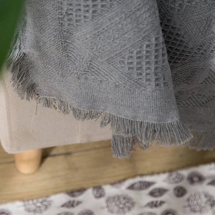 Manta para sillón y cama 230x250cm - gris en Gris - Textiles, Uruguay | Buho Store, vista 4