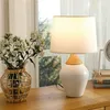 LAMPARA PORCELANA SIMIL MADERA D22x37CM BLANCA en Blanco - Lámparas de mesa, Uruguay | Koz, vista 3 de 4