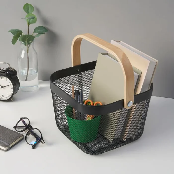Canasta de metal con asas de madera - negro en Negro - Canastos, Uruguay | Buho Store, vista 2