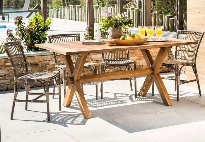 MESA COMEDOR PARA EXTERIOR - TEKA - 1.60 X 1.00 MTS - SIKA DESIGN en Madera natural - Muebles para el exterior, Uruguay | La Iberica