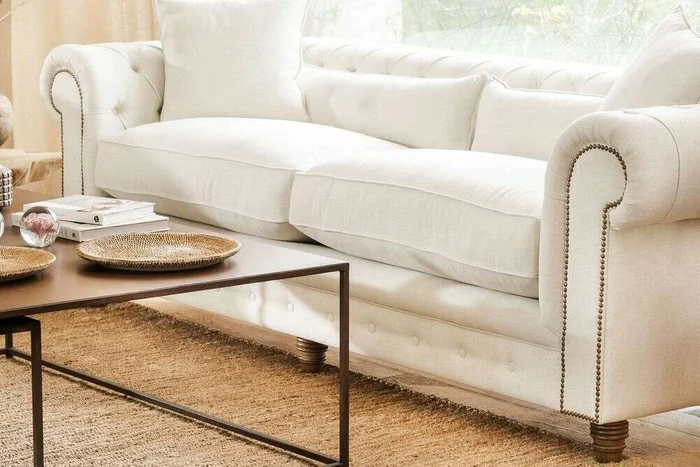 SILLON CHESTERFIELD - LINO ANTIMANCHAS en Blanco - Sillones y sofás, Uruguay | La Iberica, vista 9