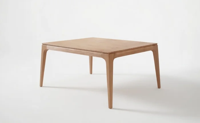MESA COMEDOR CUADRADA PARA 8 SILLAS - MADERA CINAMOMO en Madera natural - Mesas de comedor, Uruguay | Champagne Home