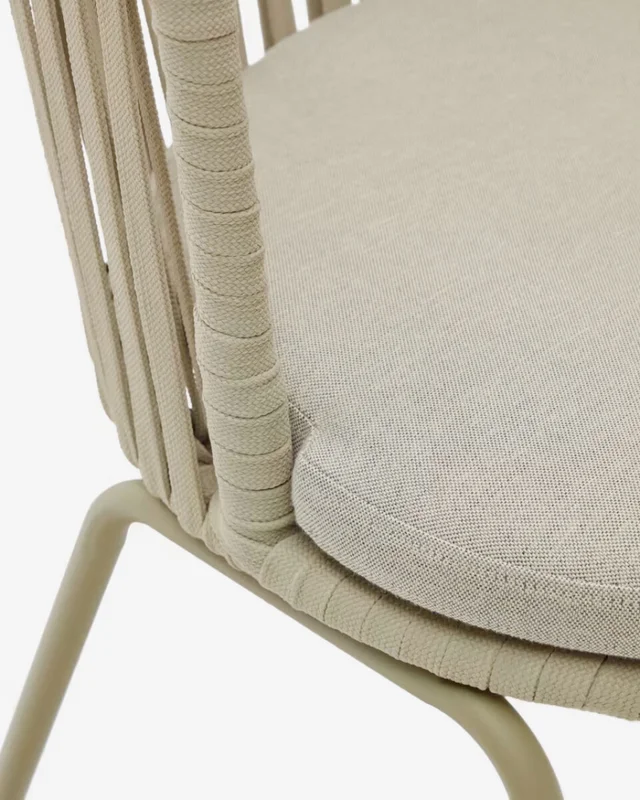 Silla exterior Saconca de cuerda y acero con acabado pintado - beige en Beige - Sillas, Uruguay | Kavehome, vista 6