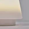 Lámpara de mesa Udiya de polietileno y metal acabado blanco en Blanco - Lámparas de mesa, Uruguay | Kavehome, vista 6 de 8