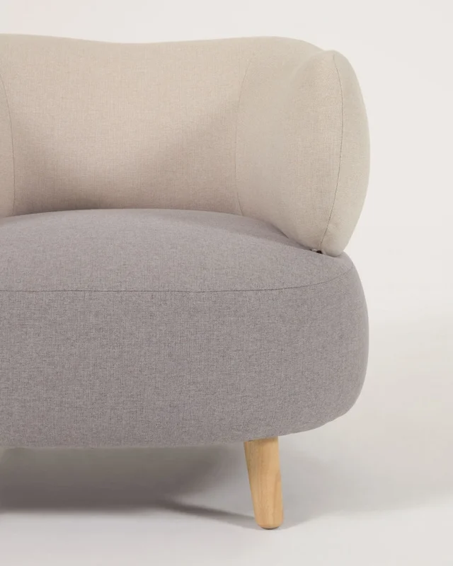 Butaca Luisa - gris y beige con patas de madera maciza de caucho en Beige, Gris - Butacas, banquetas y puffs, Uruguay | Kavehome, vista 3