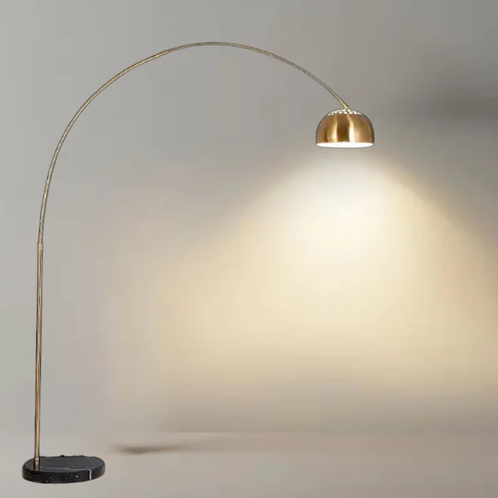 Lampara de pie Arco Gold en Dorado - Lámparas de mesa, Uruguay | Decotech, vista 4