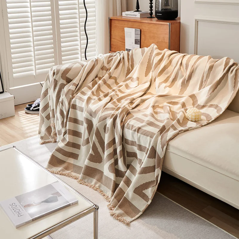 Manta sillón y cama triángulos 180x260cm - caqui en Beige - Textiles, Uruguay | Buho Store, vista 4