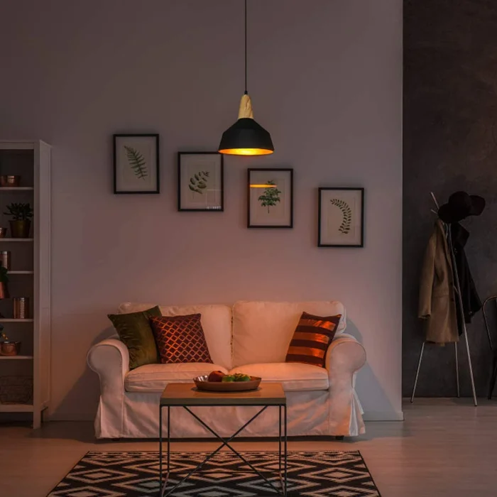 Campana de aluminio y madera estilo nórdico – negro en Negro y madera / Blanco y Madera - Lámparas colgantes, Uruguay | La Perla, vista 5
