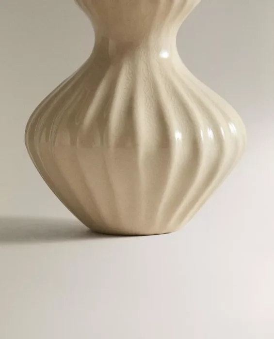 JARRÓN PEQUEÑO CERÁMICA ESMALTADA RAYAS en Beige - Jarrones, Uruguay | Zara Home, vista 4