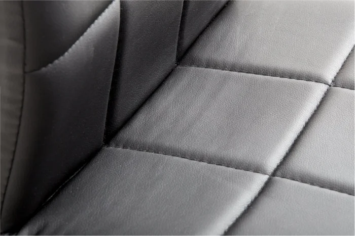 Silla de comedor HAMMEL polipiel negro/crom en Negro - Sillas, Uruguay | JYSK, vista 2