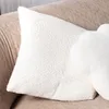 Funda de almohadón Sherpa 45x45cm - blanco en Blanco - Textiles, Uruguay | Buho Store, vista 1 de 2