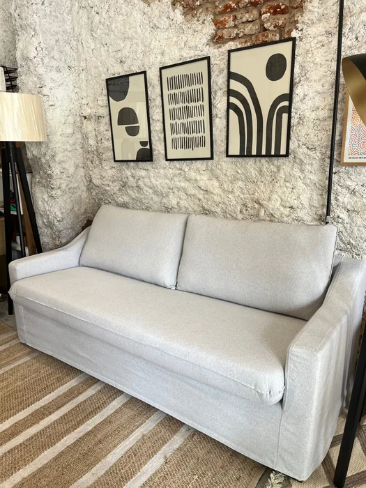 Sofá Manchester con Funda Desmontable 2 cuerpos (155cm) – Gris Claro en Gris - Sillones y sofás, Uruguay | Berna Home, vista 2