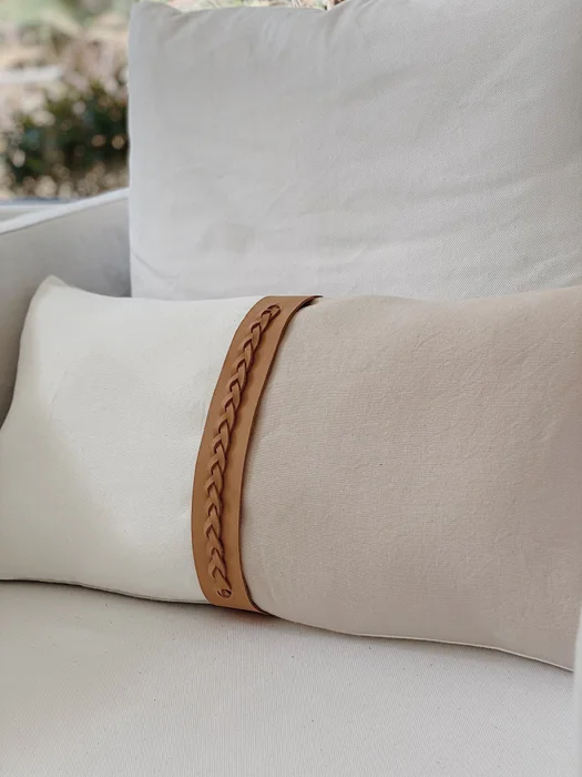 Almohadón trenzado en Gris - Textiles, Uruguay | Dreams On Time