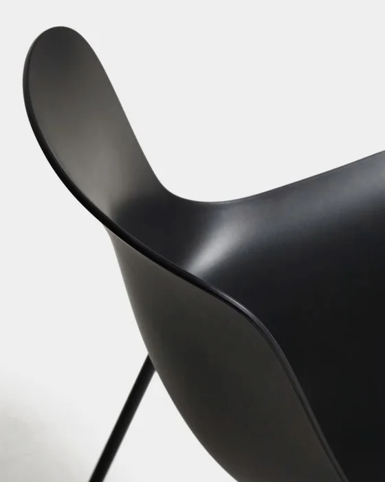 Silla Altea beige y patas de acero - con acabado negro en Beige - Sillas, Uruguay | Kavehome, vista 3