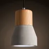 Lámpara en cemento y madera Serafina en Multicolor - Lámparas colgantes, Uruguay | Alta Gracia Deco, vista 1 de 4