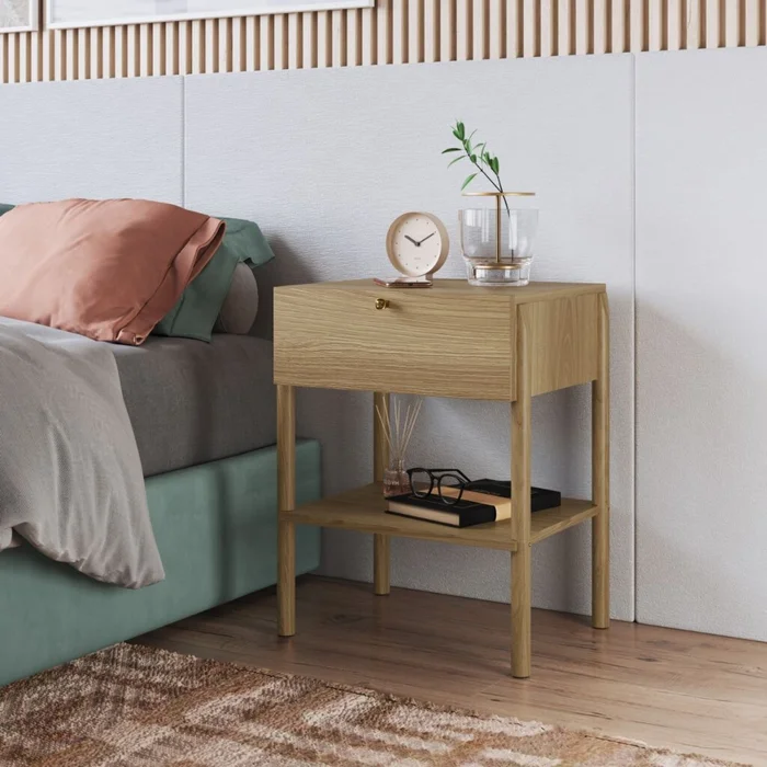 Mesa de Luz Oslo Lisa - 1 Cajon - Natural en Marrón - Mesas de luz, Uruguay | Nyr