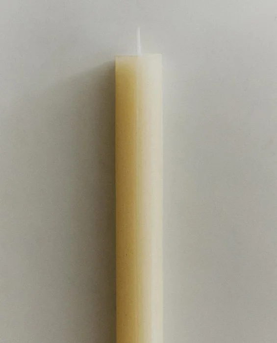 PACK VELAS LARGAS DECORATIVAS CILINDRO (PACK DE 4) en Beige - Velas y Portavelas, Uruguay | Zara Home