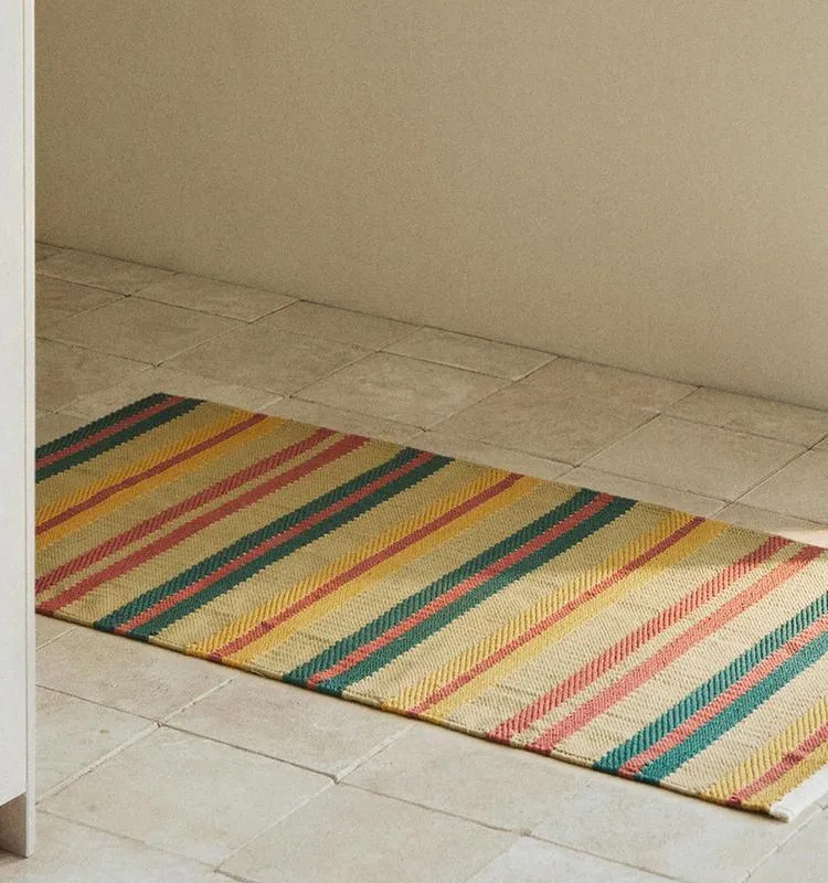 ALFOMBRA RAYAS en Multicolor - Textiles, Uruguay | Zara Home