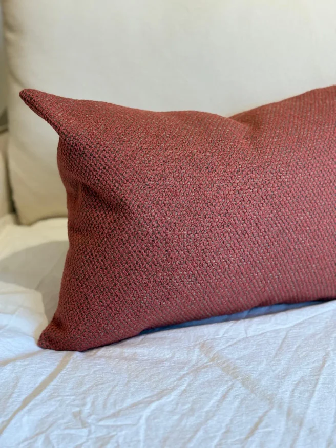 Almohadon rectangular terracota - Textiles, Uruguay | FMB, vista 2
