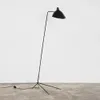 Lampadaire Droit | Serge Mouille en Negro - Lámparas de pie, Uruguay | Mad for Modern, vista 1 de 3