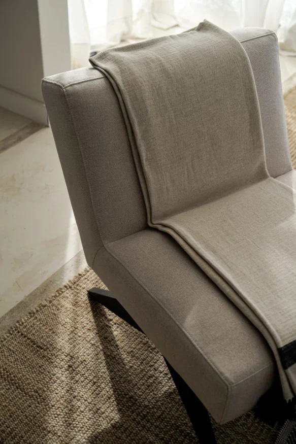 BUTACA IMKA en Negro - Sillones y sofás, Uruguay | Sentido Jose Ignacio, vista 2