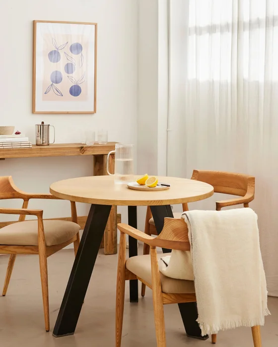 Mesa redonda de comedor Renne en Madera natural - Mesas de comedor, Uruguay | Treehouse Deco