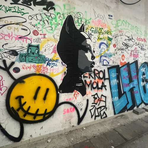 NDSM, Ámsterdam 2025 - Láminas, Uruguay | Mara Estudio