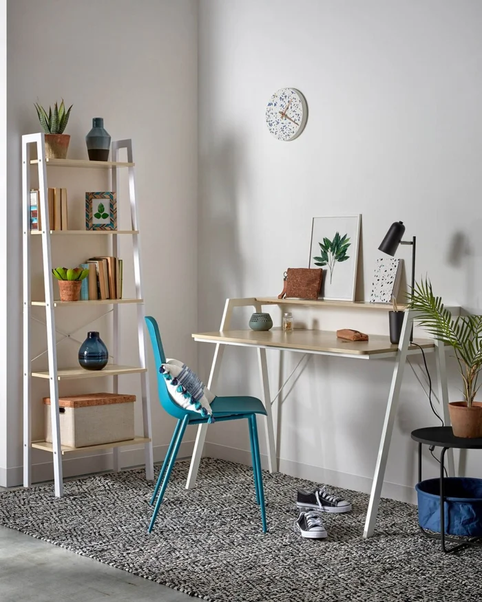 Escritorio Aarhus melamina acabado natural patas de acero acabado blanco 115 x 60 cm en Blanco - Escritorios y sillas de escritorio, Uruguay | Kavehome, vista 2