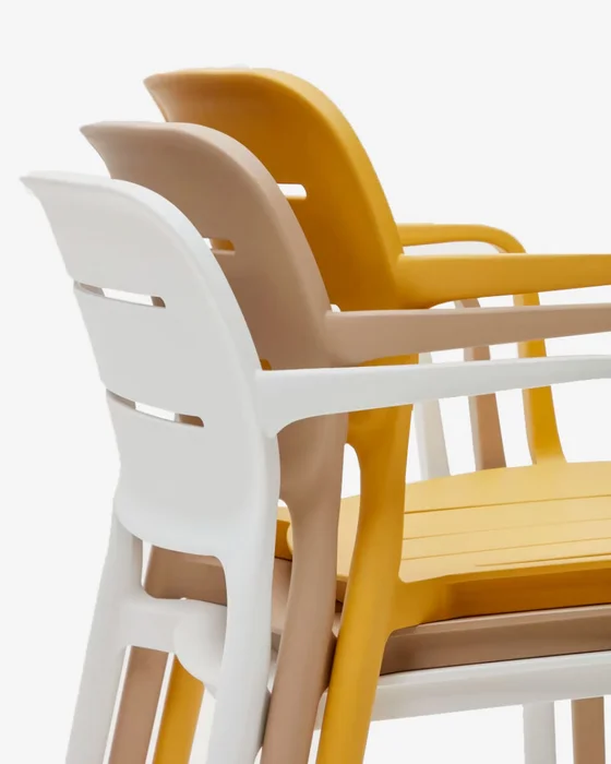 Silla de exterior apilable Morella - beige en Beige - Sillas, Uruguay | Kavehome, vista 3