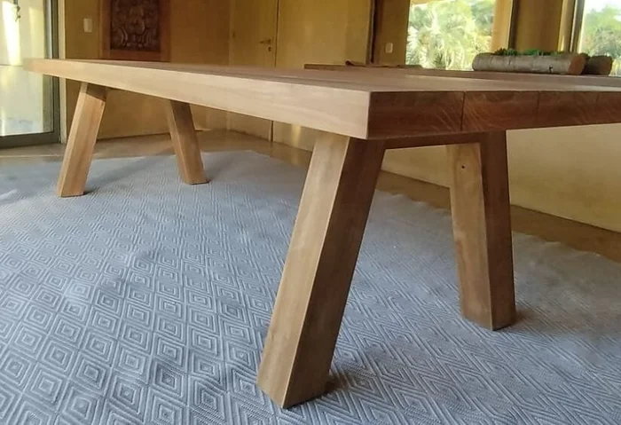 MESA VICTOR TEKA NATURAL en Madera natural - Mesas de comedor, Uruguay | Masinfinito Casa, vista 2