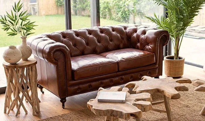 SILLON CHESTERFIELD CUERO ITALIANO - 2 CUERPOS en Marrón - Sillones y sofás, Uruguay | La Iberica, vista 10