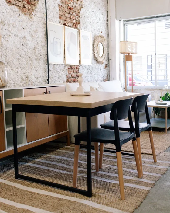 Silla Belloch polipropileno y madera, negra en Negro - Sillas, Uruguay | Berna Home, vista 5