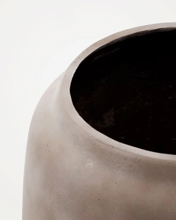Macetero Lira de efecto terracota - Ø53 cm en Gris - Macetas, Uruguay | Kavehome, vista 3