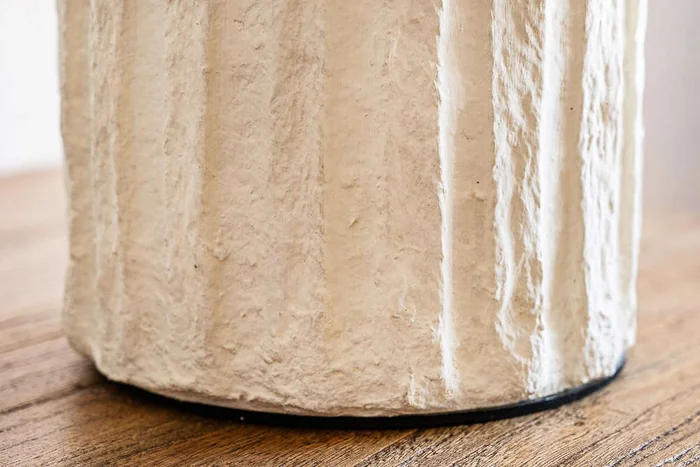 LAMPARA LINEAS - PAPEL MACHE en Blanco - Lámparas de mesa, Uruguay | La Iberica, vista 4