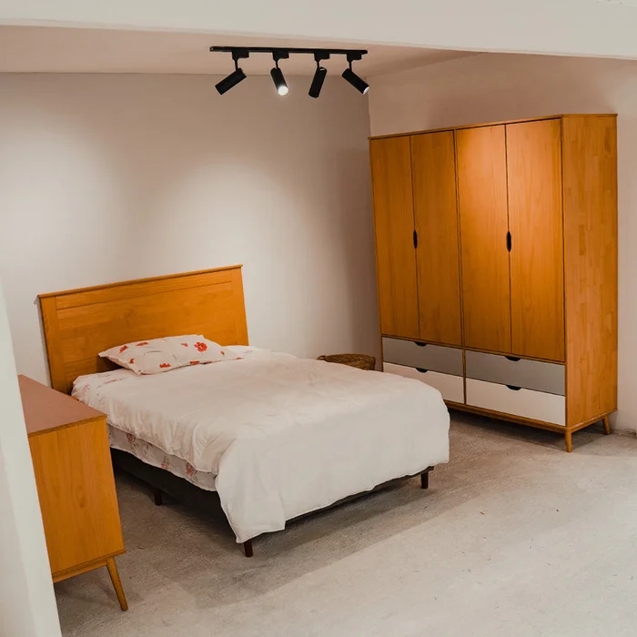 Ropero 4 Puertas Línea Praga en Madera natural - Roperos y placares, Uruguay | Ecowood, vista 2