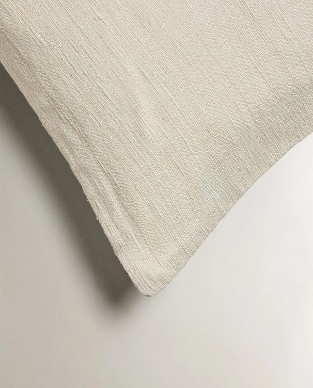 FUNDA COJÍN SEDA - Textiles, Uruguay | Zara Home, vista 3