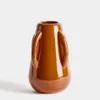 Jarrón Odra de cerámica marrón acabado brillante 25,5 cm en Marrón - Jarrones, Uruguay | Kavehome, vista 1 de 6