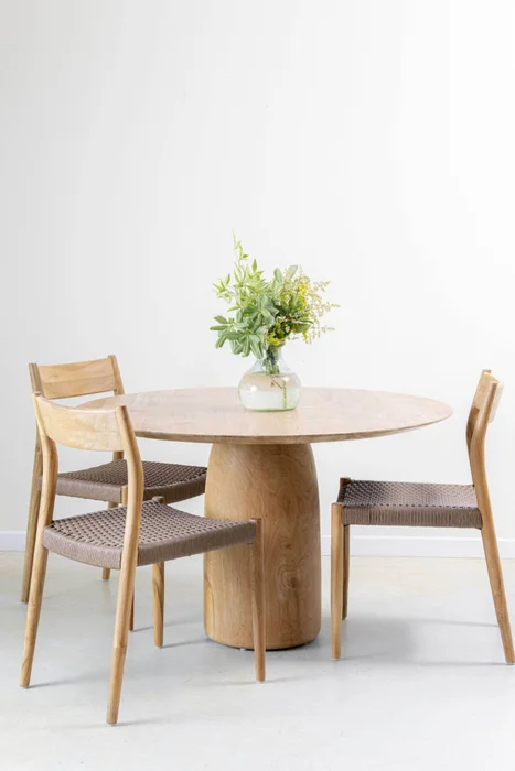 Silla en teca y fibra de loom sintética en Madera natural - Sillas, Uruguay | Entrecasa, vista 2