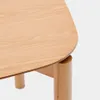 Mesa Indara de chapa de fresno con acabado tono natural 160 x 90 cm en Madera natural - Mesas de comedor, Uruguay | Kavehome, vista 6 de 8
